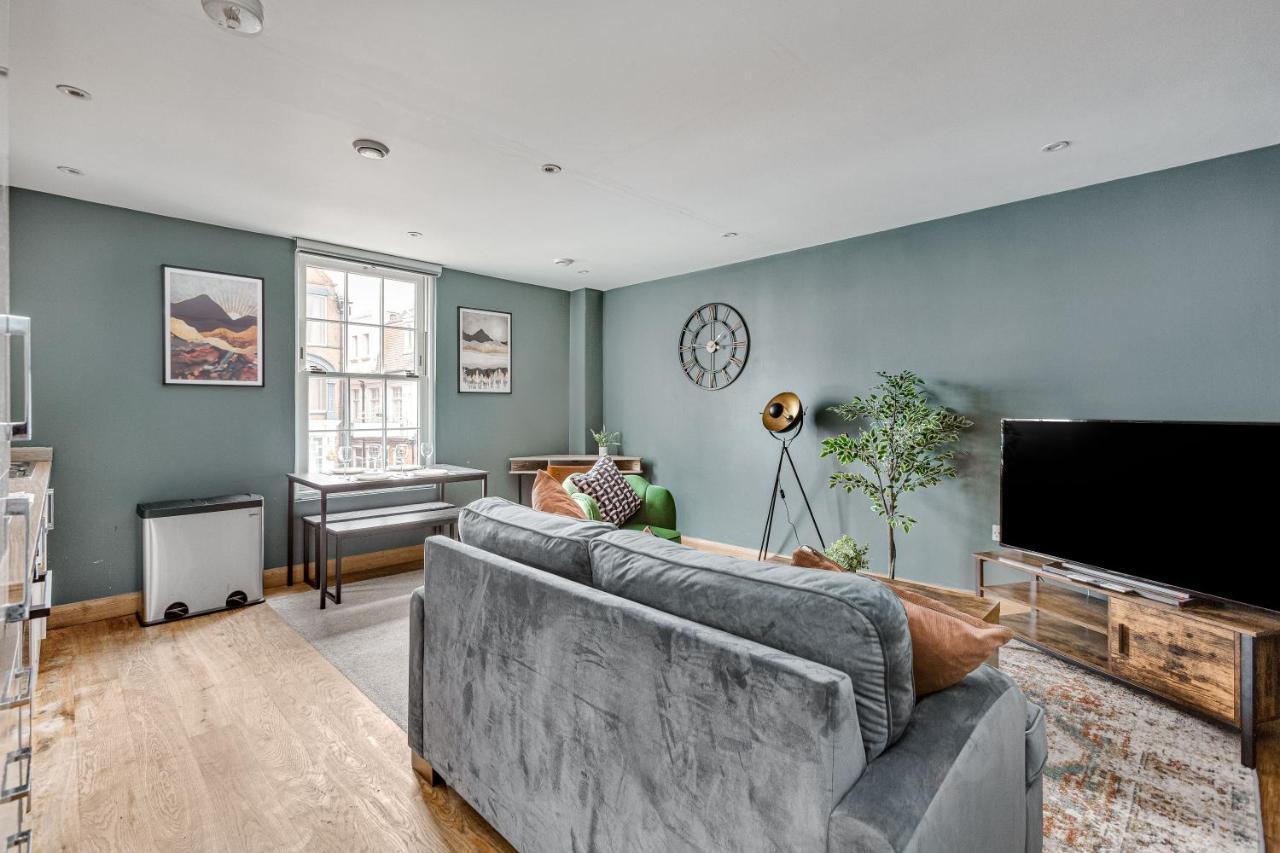 Homely 2 Beds Apt Up To 5 Guests-Wifi By Tent Serviced Apartments Chertsey Exterior foto